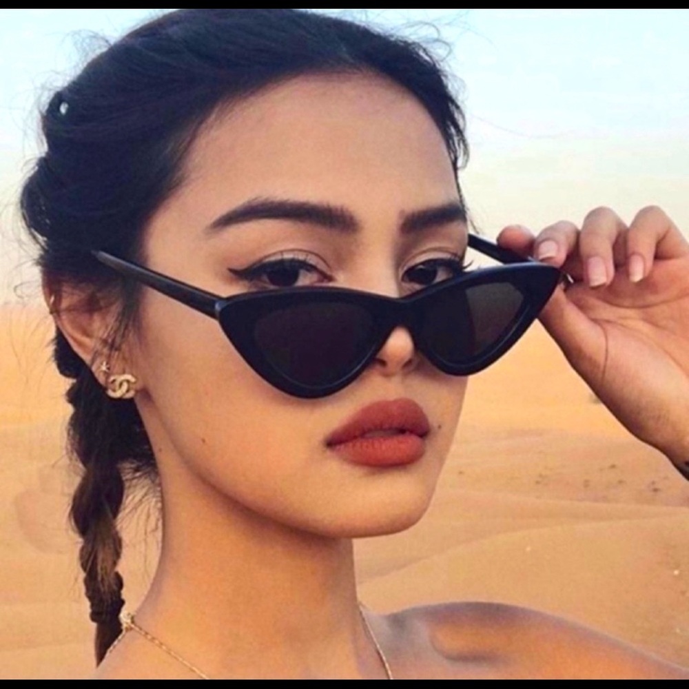 Black Retro Cat Eye Sunglasses